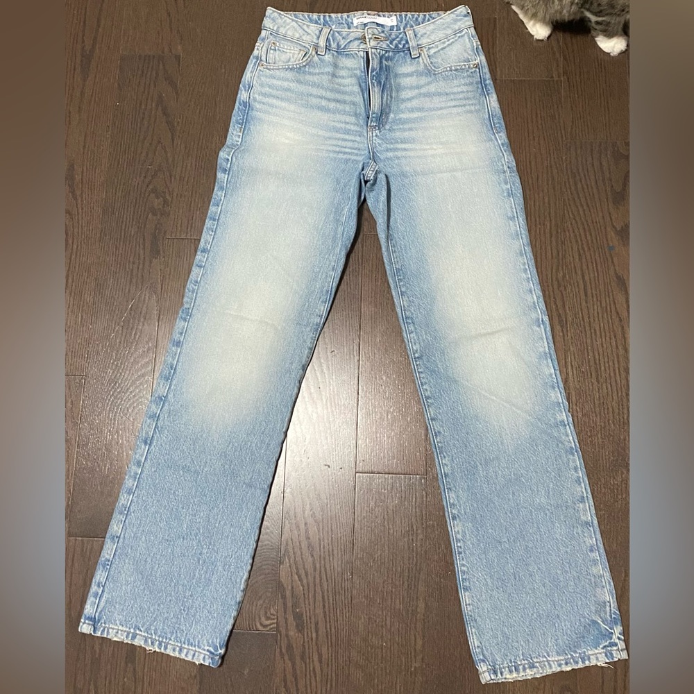 Cute relaxed fit wide leg jeans size 01 light wash